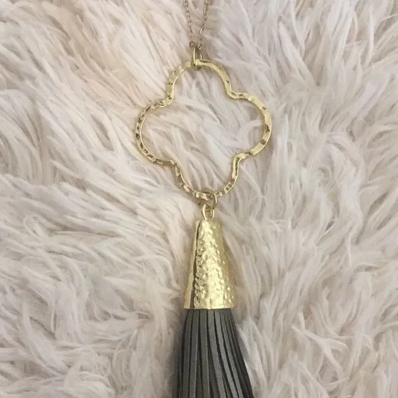 Faux Leather Quatrefoil Statement Necklace - Picture 5 of 6